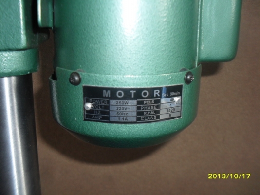 เครื่องสว่านแท่นมอเตอร์ ขนาด1/4 แรงม้า ใช้ได้ถึง 13 มิล ปรับความเร็วได้ 5 SPEED เสียงเงียบ