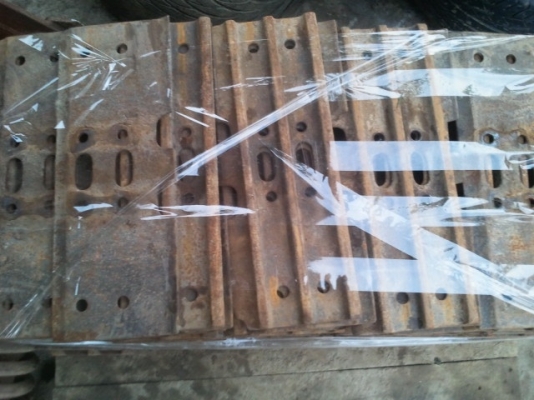 ใบแทรค KOBELCO SK120-5 ใบแทรค KOBELCO SK120-5