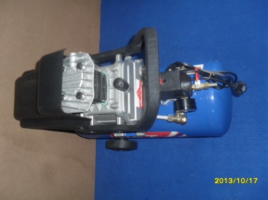 เครื่องปั้มลมขนาด 25 ลิตร โรตารี่ ขนาดเล็ก ใช้งานสะดวก