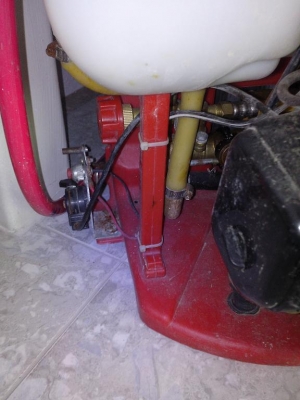 ขายเครื่องฉีดยาสพายหลังMitsubishi ของแท้ มือสอง