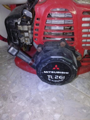 ขายเครื่องฉีดยาสพายหลังMitsubishi ของแท้ มือสอง