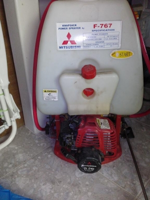 ขายเครื่องฉีดยาสพายหลังMitsubishi ของแท้ มือสอง