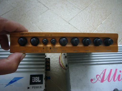 ขายเพาเวอร์แอม2ตัว และปรี SOUNDSTREAM ขายเพาเวอร์แอม2ตัว และปรี SOUNDSTREAM