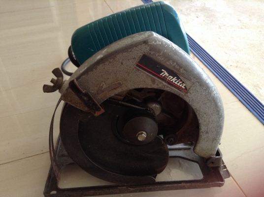 ขายเลื่อยวงเดือน 7" ยี่ห้อมากีต้า รุ่น 5800