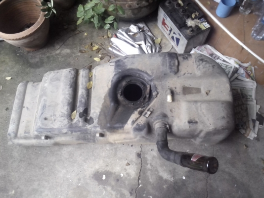 ขายถังน้ำมันDMAXสภาพดีไม่แตกไม่รั่ว1500บาทเท่านั้น