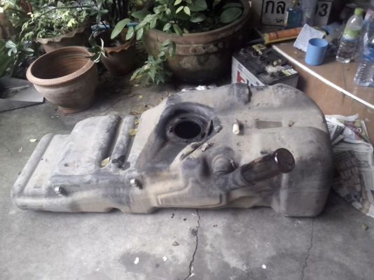 ขายถังน้ำมันDMAXสภาพดีไม่แตกไม่รั่ว1500บาทเท่านั้น