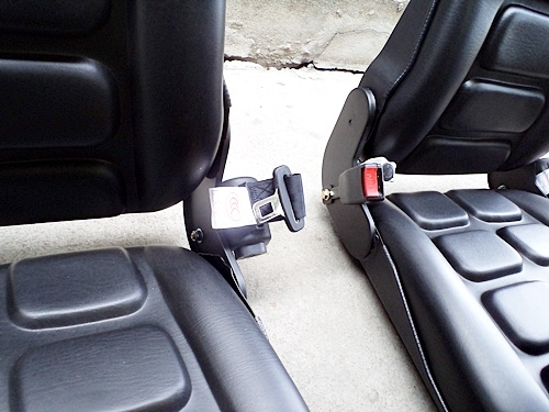 ขายเบาะรถโฟล์ลิฟท์ (ของใหม่) มีเข็มขัดรัดเอว นำเข้าจากญี่ปุ่น ใช้ได้ทุกรุ่น-ทุกยี่ห้อ ราคา 3200 บาท