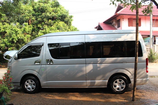 ขายดาวน์รถตู้ สภาพสวยพร้อมใช้งาน &quot;เจัาของขายเอง&quot; ราคา 200000 บาท  ราคาคุยกันได้  ต่อรองมาเลย  ขายได้ขายครับ