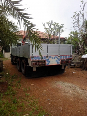 ขาย 3 H สิบล้อเพลาเดียว ติดเครน 3.3 t 3 ท่อน พร้อมใช้ โทร 088-4501277