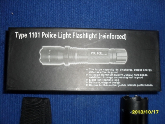 ไฟฉายพกพา ป้องกันตัวยามฉุกเฉิน  สปารค์ ได้.และชารต์ไฟ 220 v ไม่ต้องเปลี่ยนถ่าน +ซองดำ