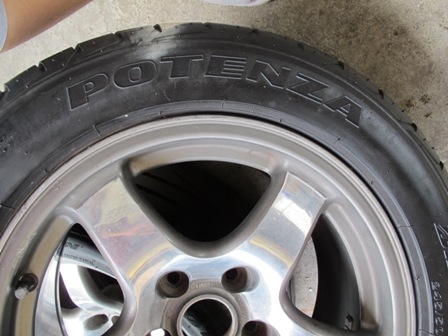 ขายล้อคู่หลัง สกายไล R32 ขอบ16 กว้า 8 นิ้วพร้อมยางสวยๆ