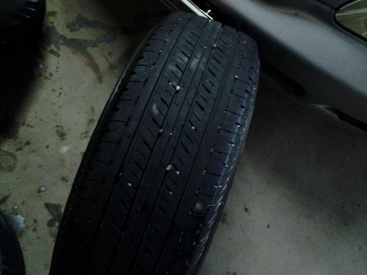 ยาง 215/70/15 ดอกหนาๆนุ่มๆ ยาง 215/70/15 ดอกหนาๆนุ่มๆ