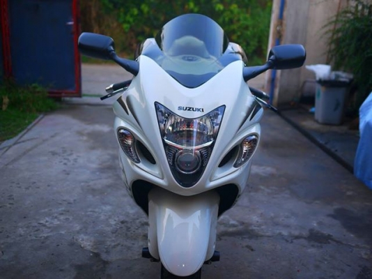 ขายhayabusa ปี2011สภาพสวยกริ๊ปไร้ริ้วรอยไม่มีล้ม รถวิ่ง6000โลทะเบียนราคา 650000