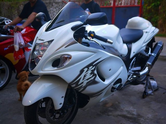 ขายhayabusa ปี2011สภาพสวยกริ๊ปไร้ริ้วรอยไม่มีล้ม รถวิ่ง6000โลทะเบียนราคา 650000