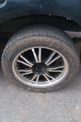 ขายแม็กเลนโซ่ขอบ 20 พร้อมยาง 13000 ขาดตัว