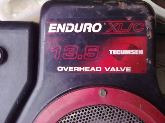 เครื่องรถตัดหญ้านั่งขับ 13.5 Hp สตาร์ทมือ เครื่องแน่น