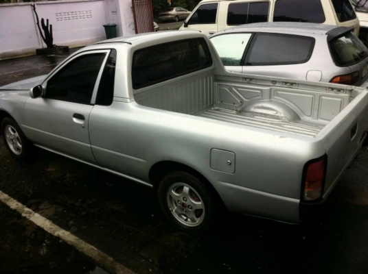 Nissan NV สภาพดี รถสวย พร้อมใช้งาน