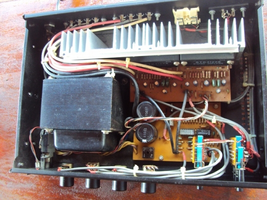 ขาย เครื่องขยายเสียง 65 X 4 W.