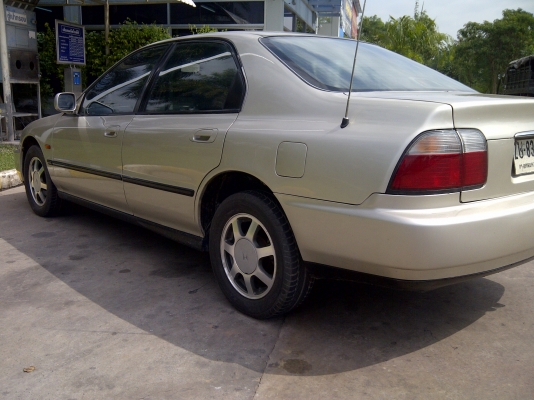 ขายดว่นๆ Honda Accord 2.2 Exi ปี 1996 เกียร์ Auto ไฟท้าย 2 ก้อน
