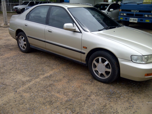 ขายดว่นๆ Honda Accord 2.2 Exi ปี 1996 เกียร์ Auto ไฟท้าย 2 ก้อน
