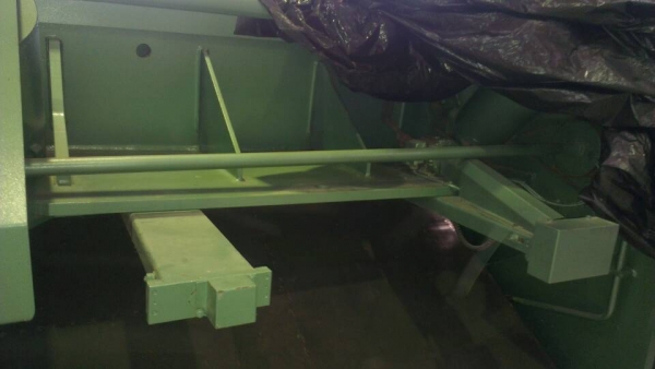 เครื่องตัดแผ่นเหล็ก KOMATSU รุ่น SHS6*205