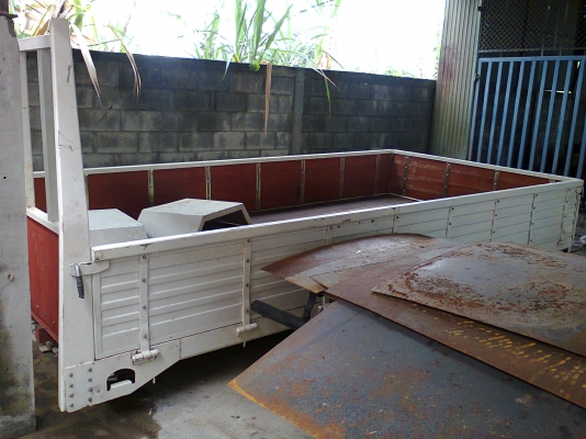 กระบะคาร์โก้ 6 ล้อ ยาว 4.30 เมตร  ขายถูกๆๆๆ