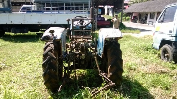 รถไถ TAISHAN เครื่อง 24 แรงม้า 2 สูบ