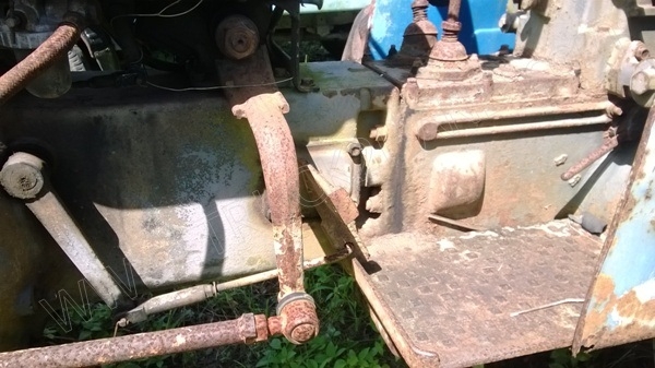 รถไถ TAISHAN เครื่อง 24 แรงม้า 2 สูบ