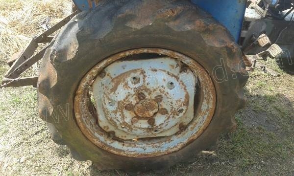 รถไถ TAISHAN เครื่อง 24 แรงม้า 2 สูบ