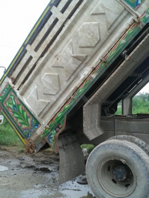 ขายดาวน์ สิบล้อดั้ม ฟูโฃ่527 200,000 บ