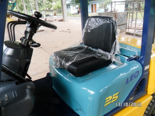 ขายด่วนFORKLIFT-KOMATSU:FD25-12งาฮิ้งฟอร์คเสา4เมตรล้อคู่ราคา390000บาท