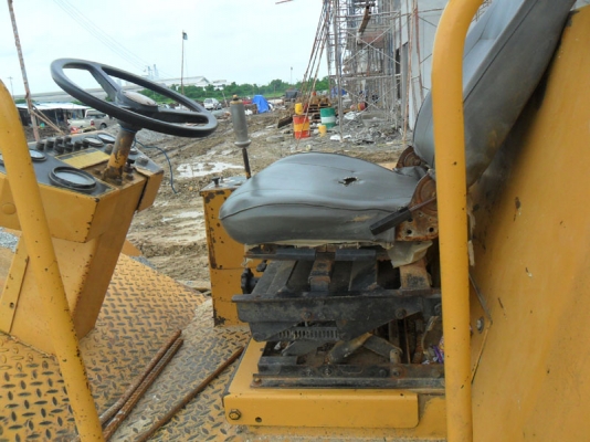 Catterpillar CS563 รถบดสองเพลาสั่นสะเทีอนเปือกเรียบโทร 0817410515