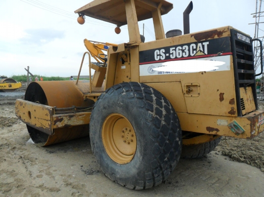 Catterpillar CS563 รถบดสองเพลาสั่นสะเทีอนเปือกเรียบโทร 0817410515