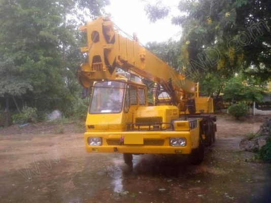 รถเครน 20 ตัน  ยี่ห้อ NISSAN รุ่น KW30M