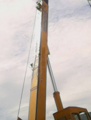 รถเครน 25 ตัน  ยี่ห้อ NISSAN รุ่น MK30M