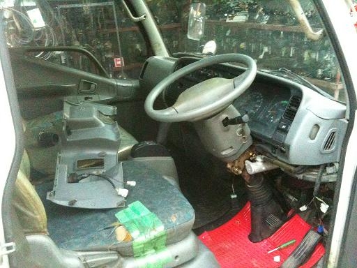 ขาย รถบรรทุก มิชูบิชิ CANTER  6ล้อ เล็ก  เครื่อง 4M51 AUTO