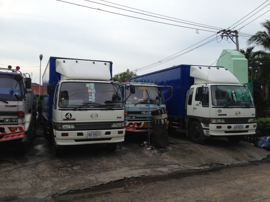 ขายรถ6ล้อ  รถตู้ 2คัน