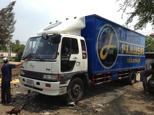 ขายรถ6ล้อ  รถตู้ 2คัน