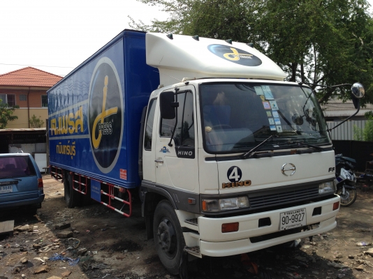 ขายรถ6ล้อ  รถตู้ 2คัน