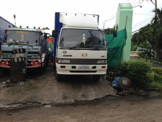 ขายรถ6ล้อ  รถตู้ 2คัน