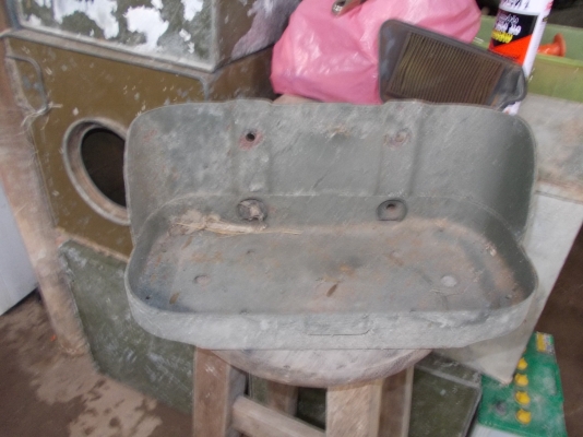 ขายถาดรองถังน้ำมัน   us  แท้ราคาถูกๆเอาไว้แต่งรถครับตอนนี้มีแต่ของปลอม