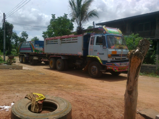ต้องการขาย isuzu locky 210   10 ล้อ 2เพลา