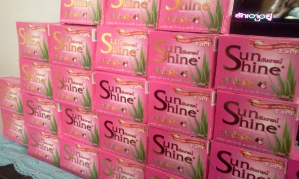 สบู่สมุนไพรซันชายน์ ผิวขาวใส เห็นผลภายใน 2 สัปดาห์ (สั่งเยอะมีส่วนลดอีกนะจ๊ะ)