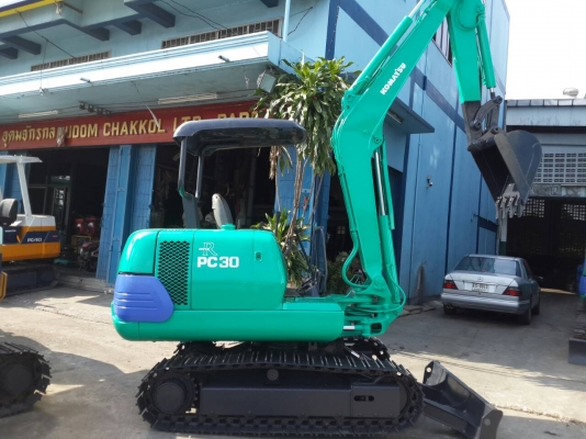 ขาย รถขุด KOMATSU รุ่น PC30-7- มือสองญี่ปุ่น