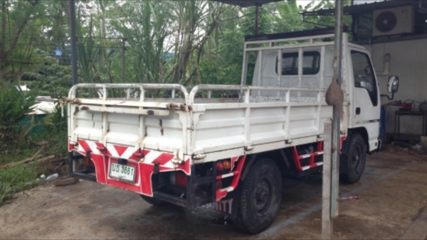 4ล้ออีซูซุNKR ทะเบียนไม่ติดเวลา