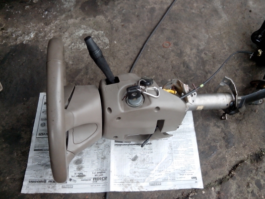 พวงมาลัย พร้อมคอ NISSAN Sunny Neo