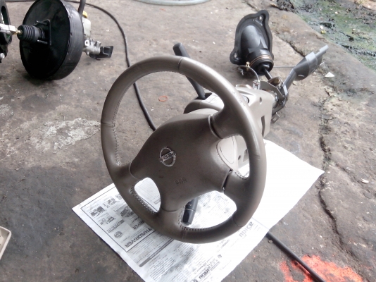 พวงมาลัย พร้อมคอ NISSAN Sunny Neo