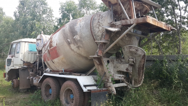 ขายด่วนรถโม่ปูนสิบล้อสองเพลาโม่ได้สองลูกมีใบซื้อขายZMเครื่อง6D16โม่ตรงอุปกรณ์ครบขายตามสภาพรีบจองเลย0801515451