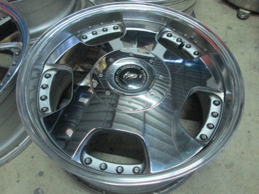 Big B ล้อซิ่ง ขายล้อม้าทอง