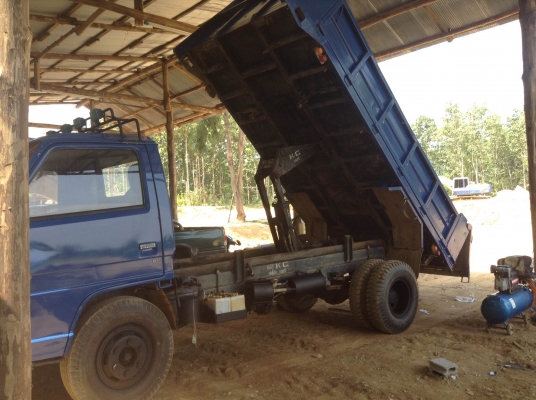 ISUZU NPR 115 hp มีสโลว์กลาง ลดราคาพิเศษเหลือ 500,000 บาท.
